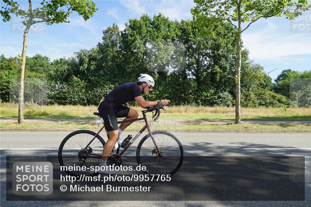 09.08.2026 - GEWOBA Citytriathlon Bremen Michael Burmester http://msf.ph/oto/9957765 09.08.2026 10:26:49 Radfahren 290, 296, 315, 319, 463 meine-sportfotos.de