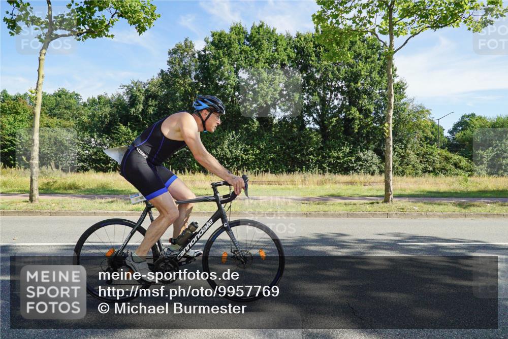 09.08.2026 - GEWOBA Citytriathlon Bremen Michael Burmester http://msf.ph/oto/9957769 09.08.2026 10:27:03 Radfahren 315, 321, 375, 400 meine-sportfotos.de