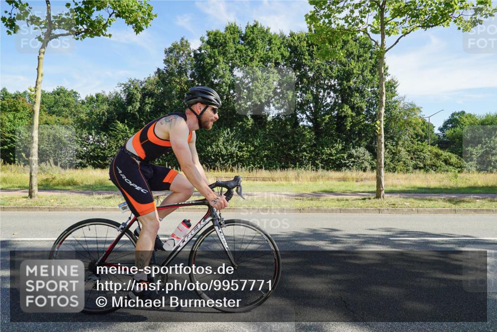 09.08.2026 - GEWOBA Citytriathlon Bremen Michael Burmester http://msf.ph/oto/9957771 09.08.2026 10:27:05 Radfahren 321, 342, 375, 400 meine-sportfotos.de
