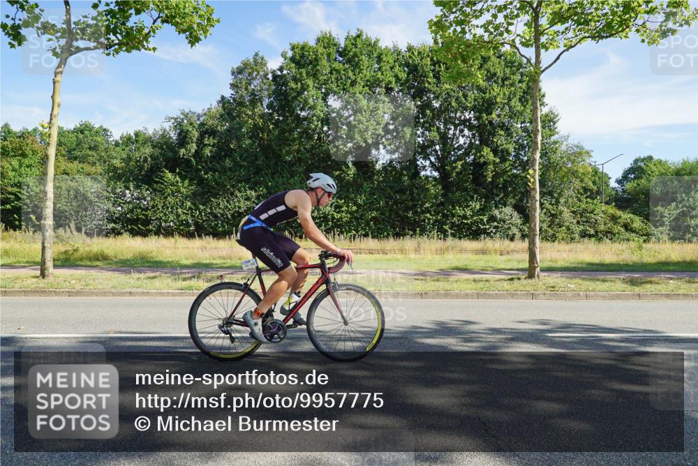09.08.2026 - GEWOBA Citytriathlon Bremen Michael Burmester http://msf.ph/oto/9957775 09.08.2026 10:27:26 Radfahren 368, 391, 447, 523 meine-sportfotos.de