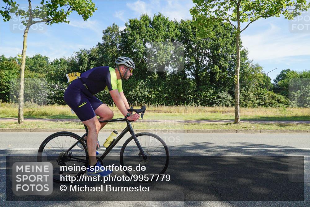09.08.2026 - GEWOBA Citytriathlon Bremen Michael Burmester http://msf.ph/oto/9957779 09.08.2026 10:27:36 Radfahren 338, 339, 368, 523, 529 meine-sportfotos.de
