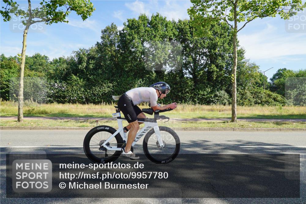 09.08.2026 - GEWOBA Citytriathlon Bremen Michael Burmester http://msf.ph/oto/9957780 09.08.2026 10:27:38 Radfahren 338, 339, 368, 523, 529 meine-sportfotos.de