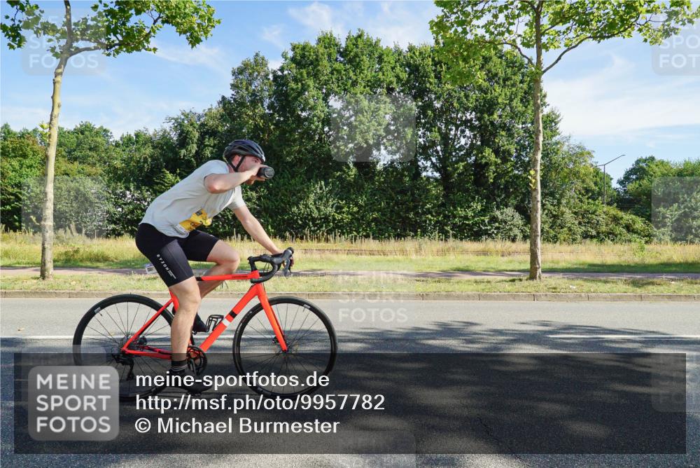 09.08.2026 - GEWOBA Citytriathlon Bremen Michael Burmester http://msf.ph/oto/9957782 09.08.2026 10:27:44 Radfahren 338, 339, 529 meine-sportfotos.de