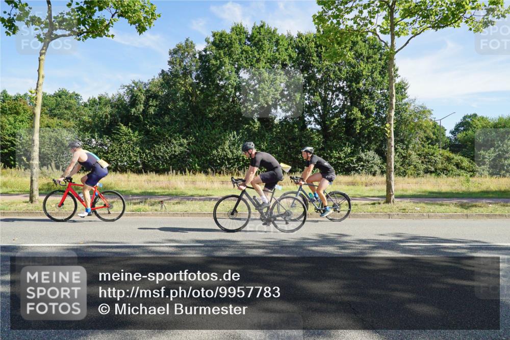 09.08.2026 - GEWOBA Citytriathlon Bremen Michael Burmester http://msf.ph/oto/9957783 09.08.2026 10:27:45 Radfahren 338, 339, 529 meine-sportfotos.de