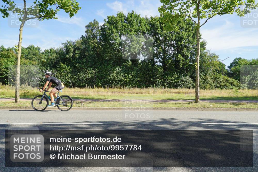 09.08.2026 - GEWOBA Citytriathlon Bremen Michael Burmester http://msf.ph/oto/9957784 09.08.2026 10:27:46 Radfahren 338, 339, 529 meine-sportfotos.de