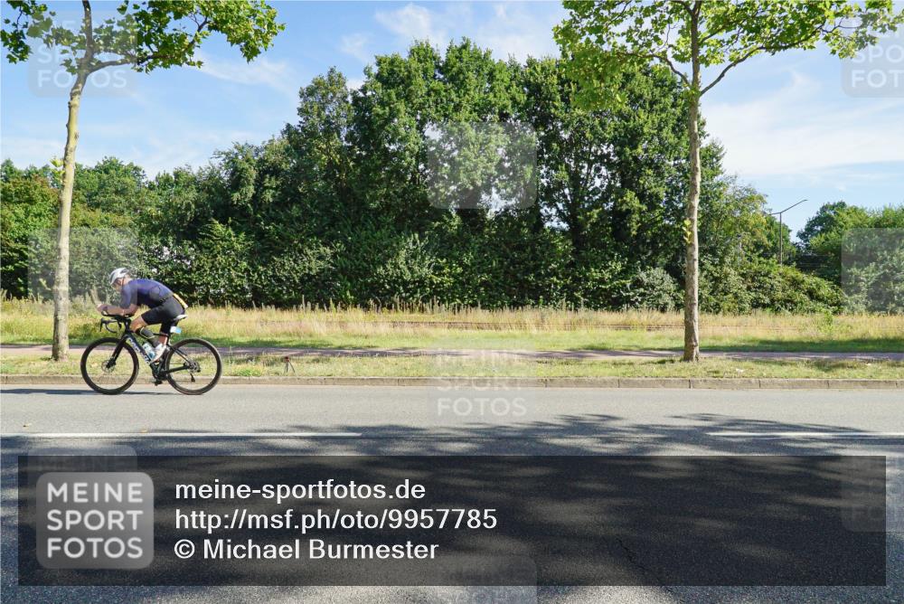 09.08.2026 - GEWOBA Citytriathlon Bremen Michael Burmester http://msf.ph/oto/9957785 09.08.2026 10:27:51 Radfahren 338, 529 meine-sportfotos.de