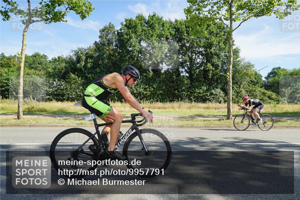 09.08.2026 - GEWOBA Citytriathlon Bremen Michael Burmester http://msf.ph/oto/9957791 09.08.2026 10:28:15 Radfahren 395, 502 meine-sportfotos.de