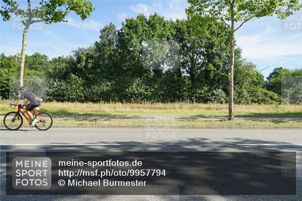 09.08.2026 - GEWOBA Citytriathlon Bremen Michael Burmester http://msf.ph/oto/9957794 09.08.2026 10:28:20 Radfahren 340, 395, 502 meine-sportfotos.de