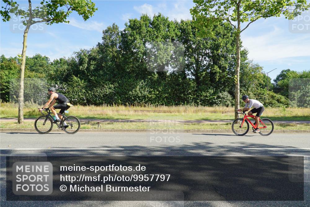 09.08.2026 - GEWOBA Citytriathlon Bremen Michael Burmester http://msf.ph/oto/9957797 09.08.2026 10:28:25 Radfahren 332, 340, 362, 395, 502 meine-sportfotos.de