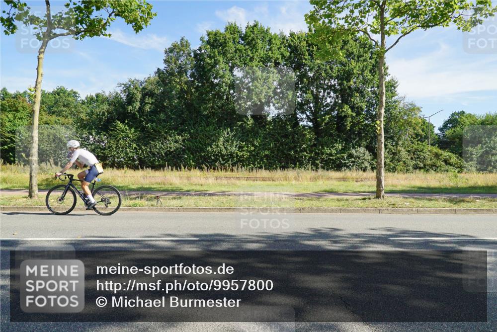 09.08.2026 - GEWOBA Citytriathlon Bremen Michael Burmester http://msf.ph/oto/9957800 09.08.2026 10:28:31 Radfahren 329, 332, 340, 362, 369, 502 meine-sportfotos.de