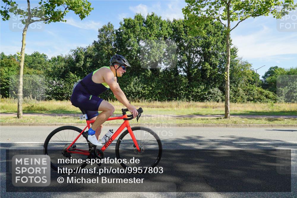 09.08.2026 - GEWOBA Citytriathlon Bremen Michael Burmester http://msf.ph/oto/9957803 09.08.2026 10:28:35 Radfahren 329, 332, 340, 362, 369 meine-sportfotos.de