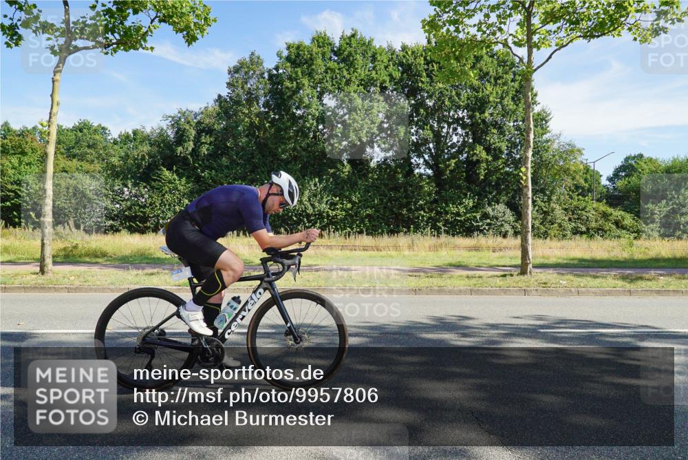 09.08.2026 - GEWOBA Citytriathlon Bremen Michael Burmester http://msf.ph/oto/9957806 09.08.2026 10:28:40 Radfahren 329, 332, 362, 369, 394 meine-sportfotos.de