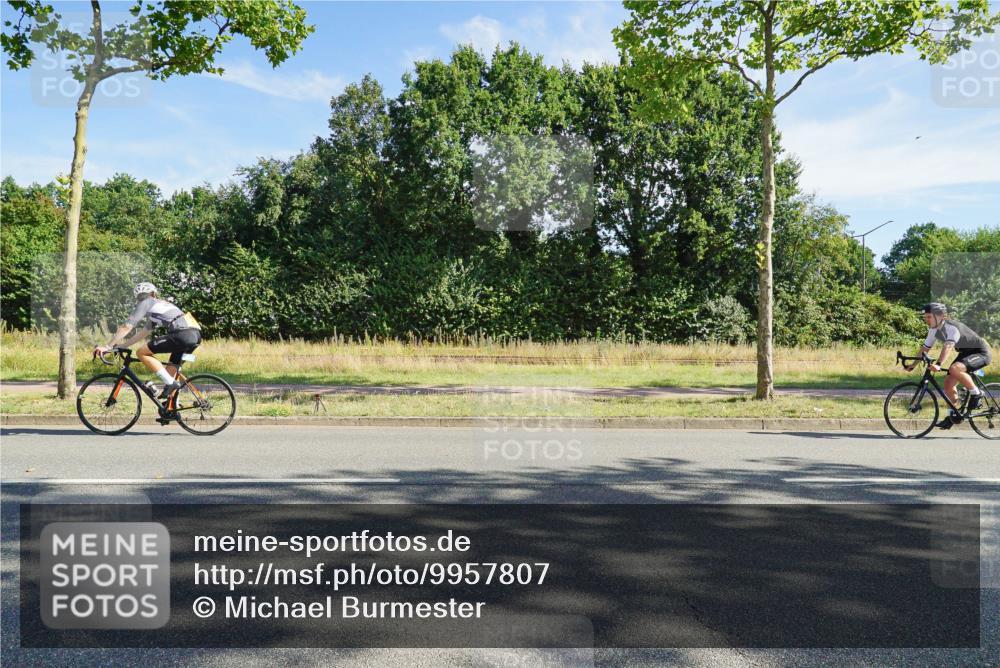 09.08.2026 - GEWOBA Citytriathlon Bremen Michael Burmester http://msf.ph/oto/9957807 09.08.2026 10:28:46 Radfahren 329, 356, 369, 394, 465 meine-sportfotos.de
