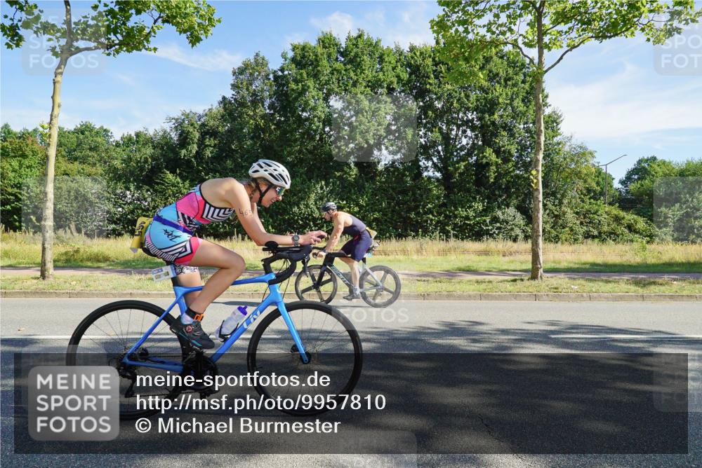 09.08.2026 - GEWOBA Citytriathlon Bremen Michael Burmester http://msf.ph/oto/9957810 09.08.2026 10:28:51 Radfahren 356, 394, 465, 517, 519 meine-sportfotos.de