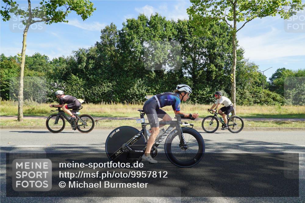 09.08.2026 - GEWOBA Citytriathlon Bremen Michael Burmester http://msf.ph/oto/9957812 09.08.2026 10:28:52 Radfahren 356, 394, 465, 517, 519 meine-sportfotos.de