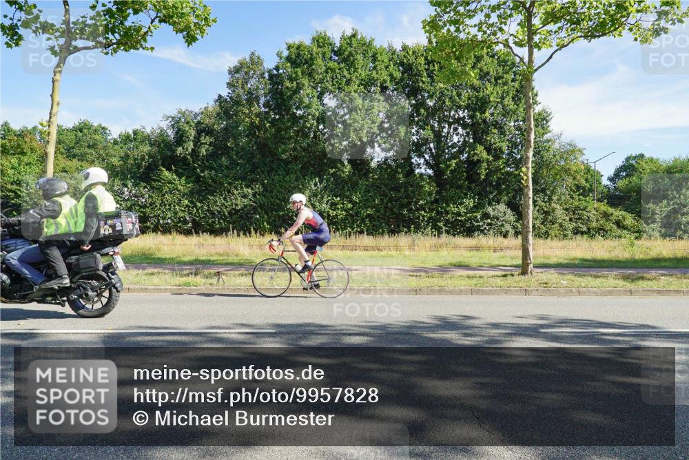 09.08.2026 - GEWOBA Citytriathlon Bremen Michael Burmester http://msf.ph/oto/9957828 09.08.2026 10:29:14 Radfahren 325, 343, 352, 355, 359, 392, 396, 408, 437 meine-sportfotos.de