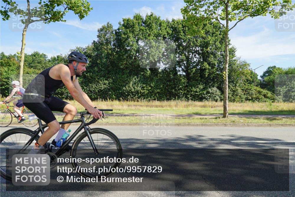 09.08.2026 - GEWOBA Citytriathlon Bremen Michael Burmester http://msf.ph/oto/9957829 09.08.2026 10:29:15 Radfahren 325, 327, 343, 352, 355, 359, 392, 396, 408, 478 meine-sportfotos.de