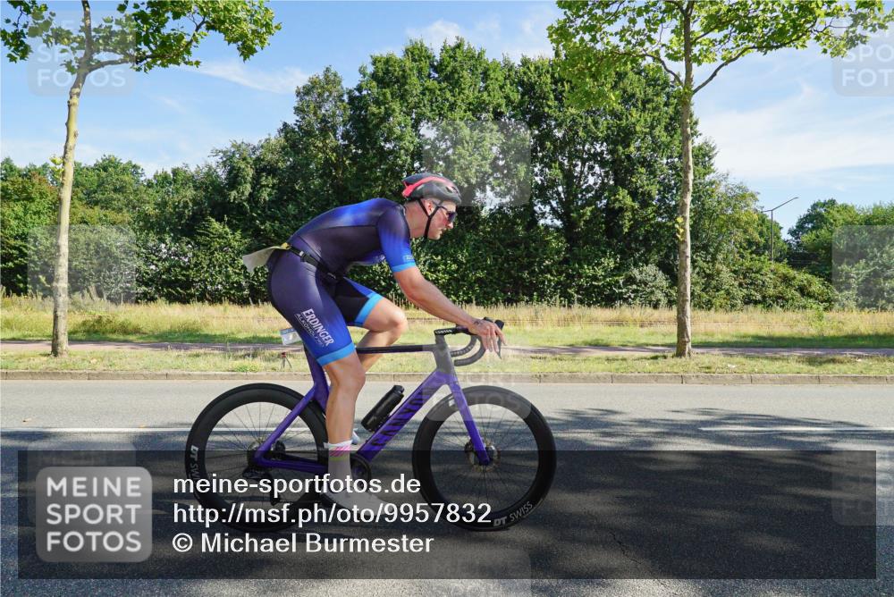 09.08.2026 - GEWOBA Citytriathlon Bremen Michael Burmester http://msf.ph/oto/9957832 09.08.2026 10:29:20 Radfahren 325, 327, 352, 355, 359, 396, 408, 478 meine-sportfotos.de