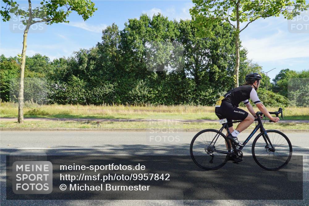 09.08.2026 - GEWOBA Citytriathlon Bremen Michael Burmester http://msf.ph/oto/9957842 09.08.2026 10:29:37 Radfahren 231, 295, 298, 300, 312, 328, 363, 364, 379 meine-sportfotos.de