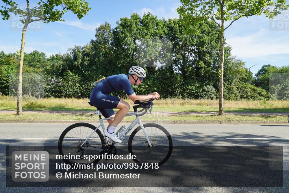 09.08.2026 - GEWOBA Citytriathlon Bremen Michael Burmester http://msf.ph/oto/9957848 09.08.2026 10:29:43 Radfahren 231, 289, 295, 298, 300, 312, 328, 363, 364, 379, 403, 406, 479 meine-sportfotos.de