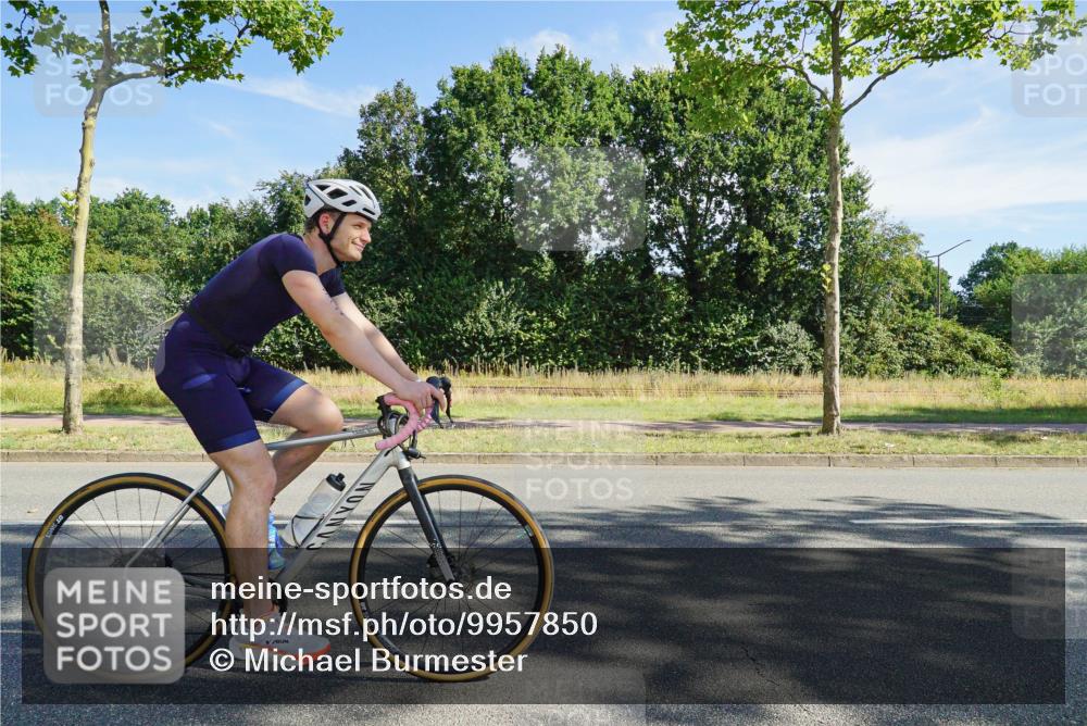 09.08.2026 - GEWOBA Citytriathlon Bremen Michael Burmester http://msf.ph/oto/9957850 09.08.2026 10:29:45 Radfahren 231, 289, 295, 298, 300, 312, 328, 364, 379, 403, 406, 479 meine-sportfotos.de