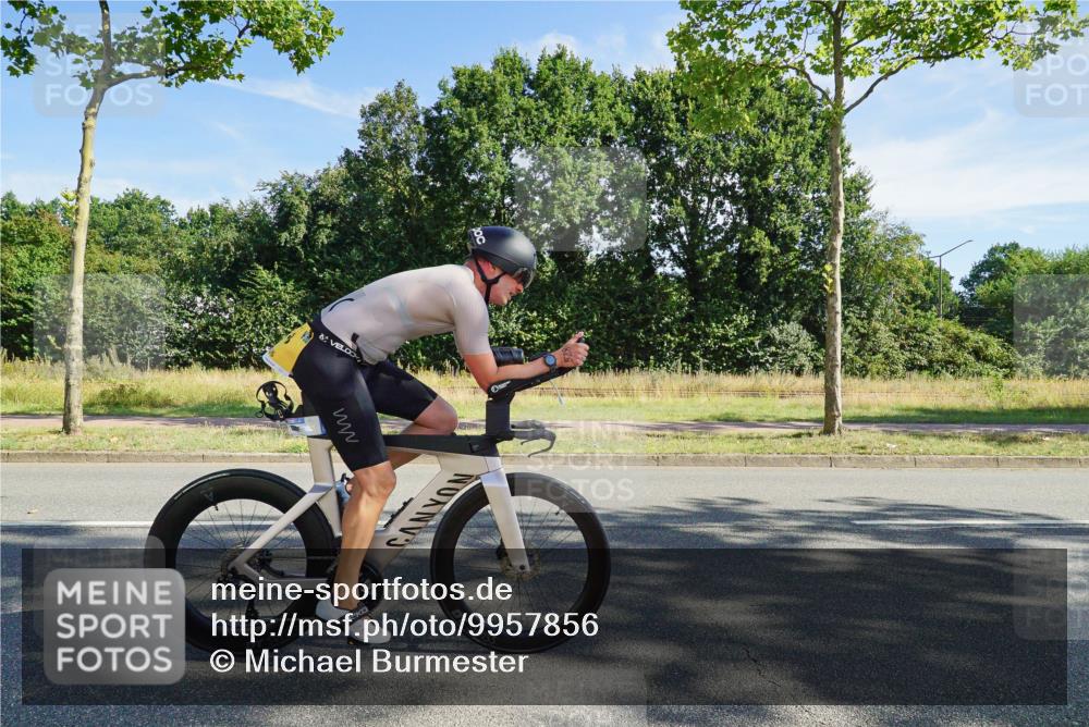 09.08.2026 - GEWOBA Citytriathlon Bremen Michael Burmester http://msf.ph/oto/9957856 09.08.2026 10:29:58 Radfahren 289, 313, 366, 388, 403, 406, 479, 516, 528 meine-sportfotos.de