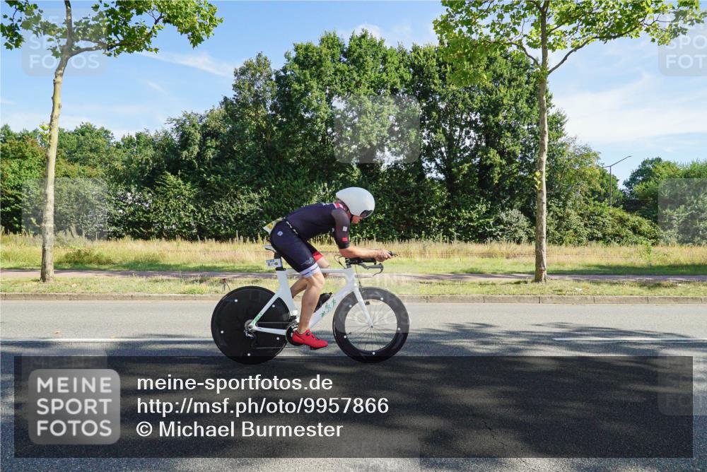 09.08.2026 - GEWOBA Citytriathlon Bremen Michael Burmester http://msf.ph/oto/9957866 09.08.2026 10:30:18 Radfahren 221, 294, 350, 366, 407 meine-sportfotos.de