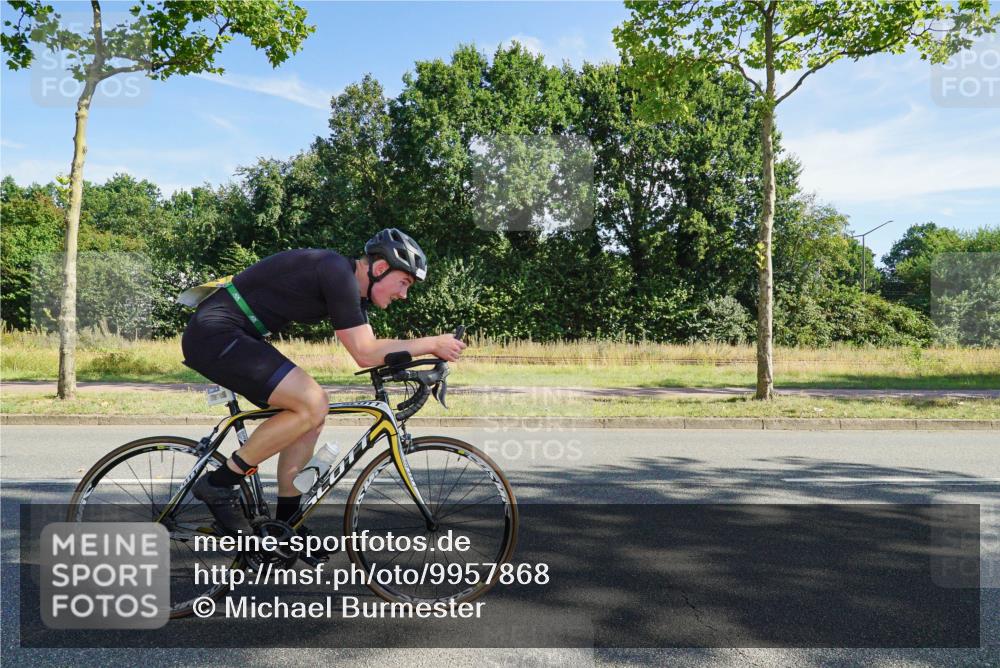 09.08.2026 - GEWOBA Citytriathlon Bremen Michael Burmester http://msf.ph/oto/9957868 09.08.2026 10:30:26 Radfahren 221, 294, 350, 382, 407, 520 meine-sportfotos.de