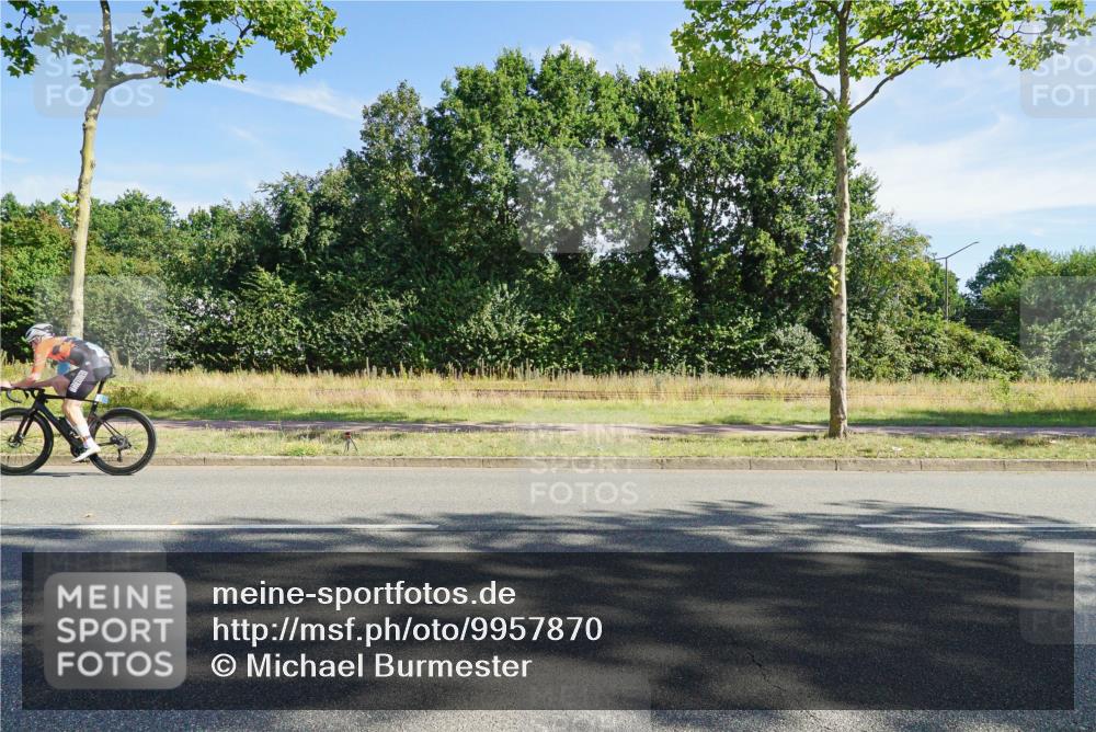 09.08.2026 - GEWOBA Citytriathlon Bremen Michael Burmester http://msf.ph/oto/9957870 09.08.2026 10:30:28 Radfahren 221, 294, 382, 407, 520 meine-sportfotos.de