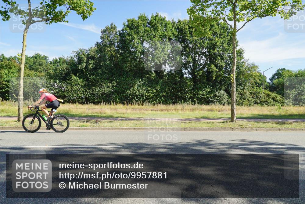 09.08.2026 - GEWOBA Citytriathlon Bremen Michael Burmester http://msf.ph/oto/9957881 09.08.2026 10:30:51 Radfahren 299, 311, 317, 320, 470 meine-sportfotos.de