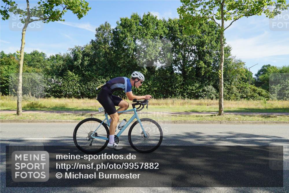 09.08.2026 - GEWOBA Citytriathlon Bremen Michael Burmester http://msf.ph/oto/9957882 09.08.2026 10:30:52 Radfahren 299, 311, 317, 320 meine-sportfotos.de