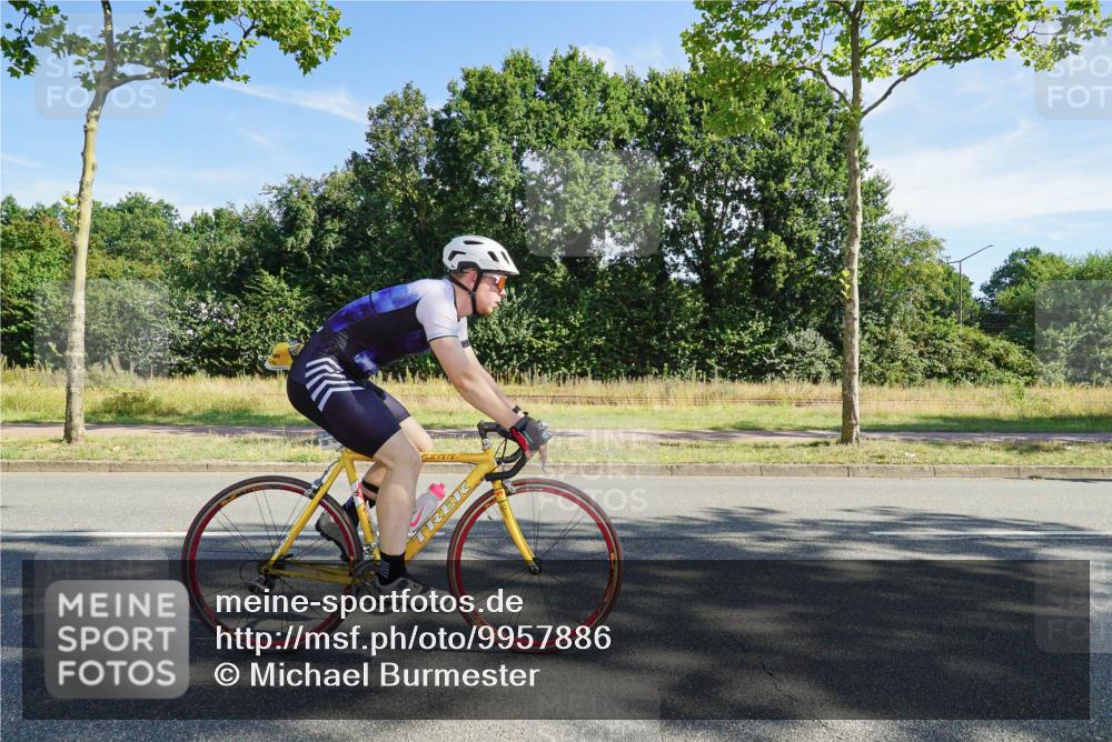 09.08.2026 - GEWOBA Citytriathlon Bremen Michael Burmester http://msf.ph/oto/9957886 09.08.2026 10:30:56 Radfahren 299, 311, 317, 320 meine-sportfotos.de