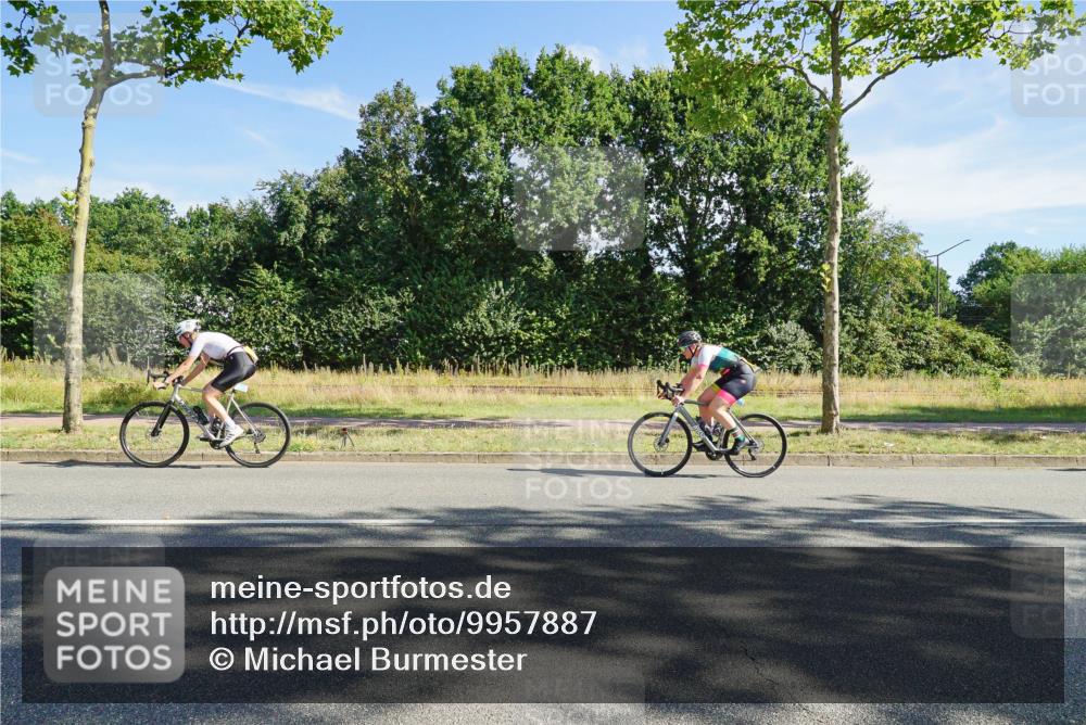 09.08.2026 - GEWOBA Citytriathlon Bremen Michael Burmester http://msf.ph/oto/9957887 09.08.2026 10:30:57 Radfahren 299, 311, 317, 320 meine-sportfotos.de