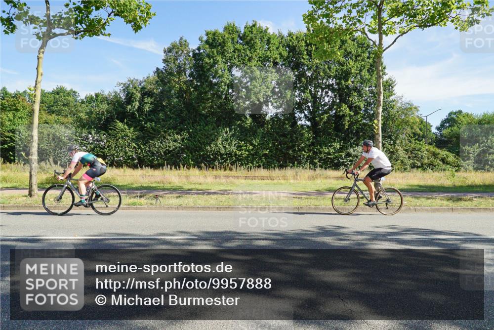 09.08.2026 - GEWOBA Citytriathlon Bremen Michael Burmester http://msf.ph/oto/9957888 09.08.2026 10:30:58 Radfahren 299, 311, 317, 320 meine-sportfotos.de