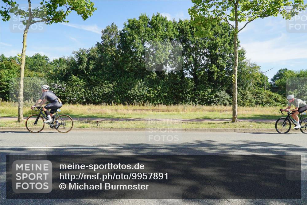 09.08.2026 - GEWOBA Citytriathlon Bremen Michael Burmester http://msf.ph/oto/9957891 09.08.2026 10:31:04 Radfahren 59, 299, 311, 317, 497 meine-sportfotos.de