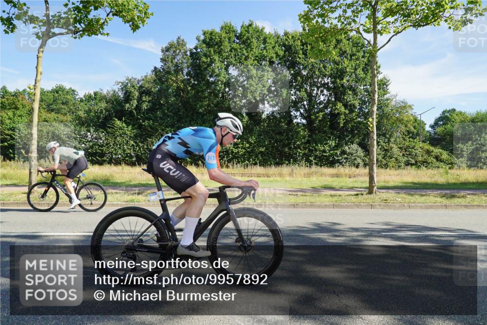 09.08.2026 - GEWOBA Citytriathlon Bremen Michael Burmester http://msf.ph/oto/9957892 09.08.2026 10:31:04 Radfahren 59, 299, 311, 317, 497 meine-sportfotos.de
