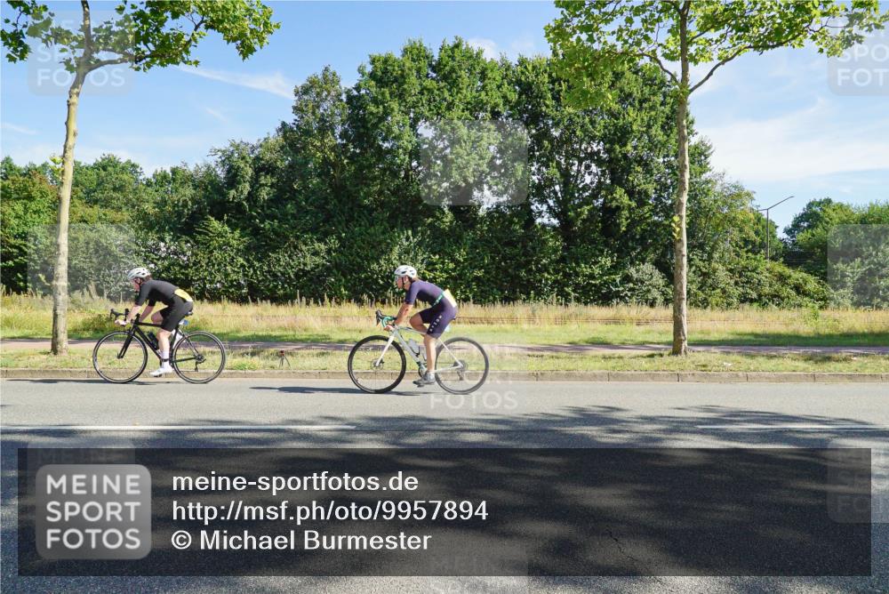 09.08.2026 - GEWOBA Citytriathlon Bremen Michael Burmester http://msf.ph/oto/9957894 09.08.2026 10:31:11 Radfahren 59, 497 meine-sportfotos.de