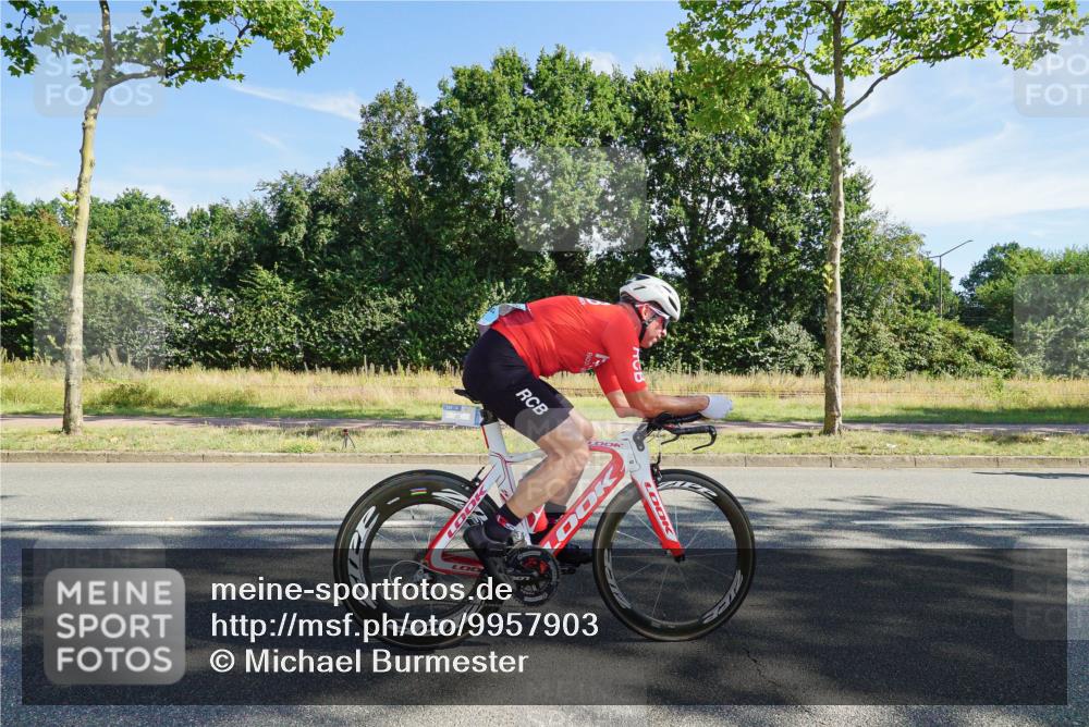 09.08.2026 - GEWOBA Citytriathlon Bremen Michael Burmester http://msf.ph/oto/9957903 09.08.2026 10:31:31 Radfahren 288, 304, 365, 397, 405, 430, 454, 472 meine-sportfotos.de