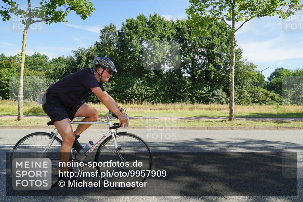 09.08.2026 - GEWOBA Citytriathlon Bremen Michael Burmester http://msf.ph/oto/9957909 09.08.2026 10:31:39 Radfahren 125, 288, 365, 397, 405, 430, 443, 458, 472, 489 meine-sportfotos.de
