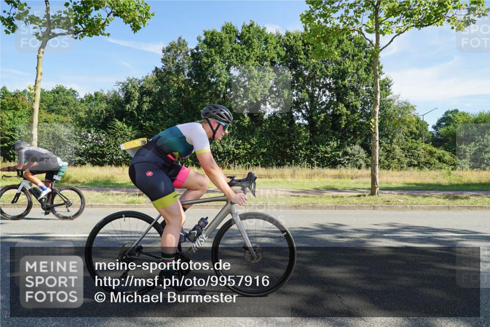 09.08.2026 - GEWOBA Citytriathlon Bremen Michael Burmester http://msf.ph/oto/9957916 09.08.2026 10:31:49 Radfahren 25, 125, 288, 337, 344, 397, 405, 443, 458, 489 meine-sportfotos.de