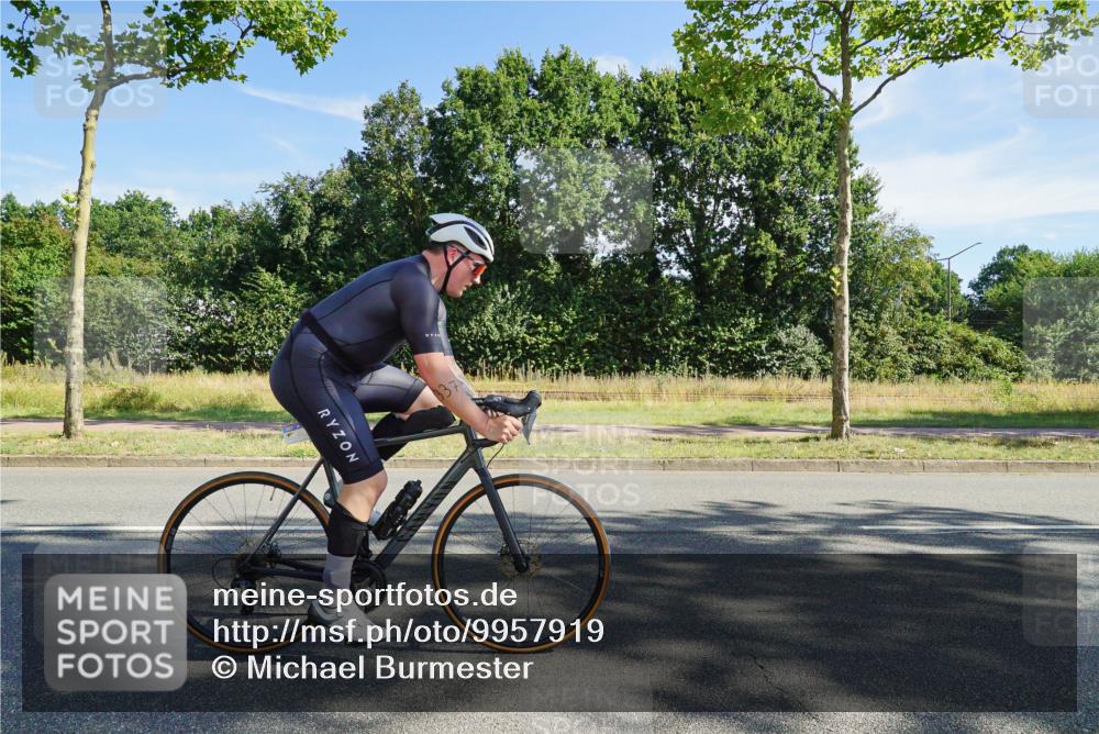 09.08.2026 - GEWOBA Citytriathlon Bremen Michael Burmester http://msf.ph/oto/9957919 09.08.2026 10:31:53 Radfahren 25, 337, 344, 443, 481, 482, 489 meine-sportfotos.de