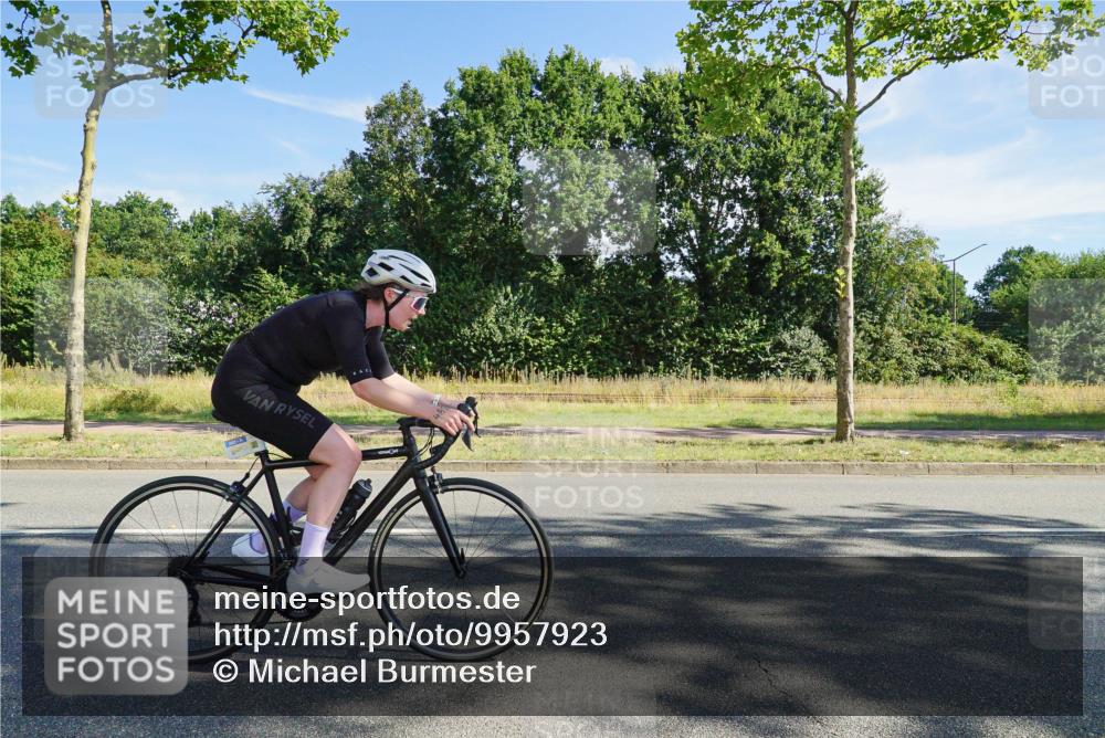 09.08.2026 - GEWOBA Citytriathlon Bremen Michael Burmester http://msf.ph/oto/9957923 09.08.2026 10:32:00 Radfahren 25, 337, 344, 481, 482, 500 meine-sportfotos.de
