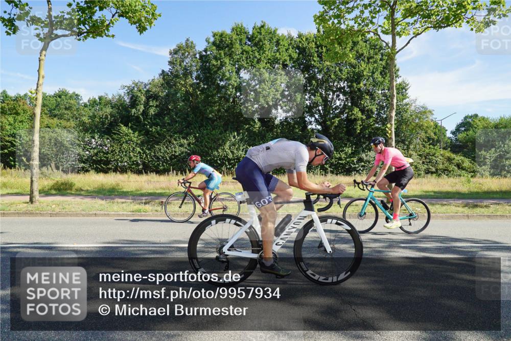 09.08.2026 - GEWOBA Citytriathlon Bremen Michael Burmester http://msf.ph/oto/9957934 09.08.2026 10:32:15 Radfahren 239, 249, 445, 456, 500 meine-sportfotos.de