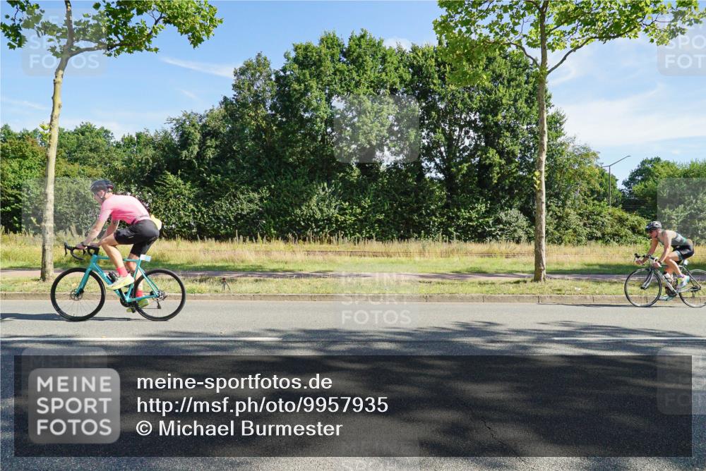 09.08.2026 - GEWOBA Citytriathlon Bremen Michael Burmester http://msf.ph/oto/9957935 09.08.2026 10:32:16 Radfahren 239, 249, 445, 456, 500 meine-sportfotos.de