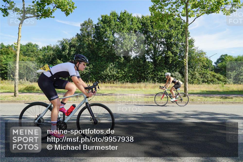 09.08.2026 - GEWOBA Citytriathlon Bremen Michael Burmester http://msf.ph/oto/9957938 09.08.2026 10:32:19 Radfahren 239, 249, 445, 456 meine-sportfotos.de