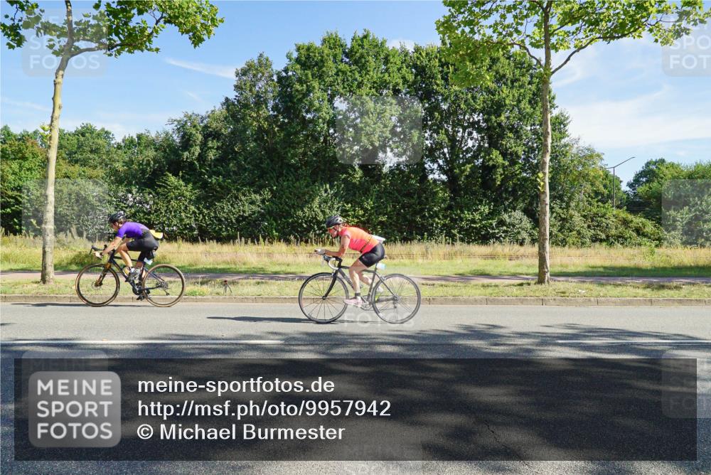 09.08.2026 - GEWOBA Citytriathlon Bremen Michael Burmester http://msf.ph/oto/9957942 09.08.2026 10:32:24 Radfahren 39, 239, 249, 445, 456 meine-sportfotos.de