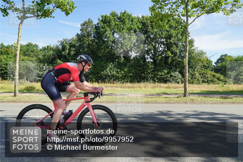 09.08.2026 - GEWOBA Citytriathlon Bremen Michael Burmester http://msf.ph/oto/9957952 09.08.2026 10:32:43 Radfahren 7, 39, 131, 303, 305, 324, 330, 374, 385, 452, 508, 515 meine-sportfotos.de