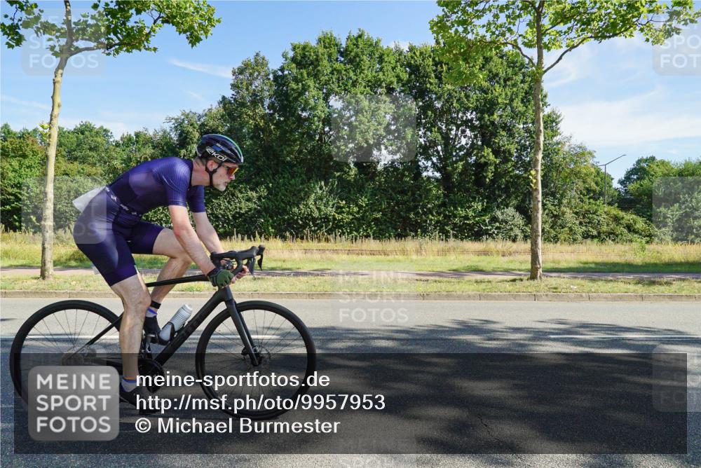09.08.2026 - GEWOBA Citytriathlon Bremen Michael Burmester http://msf.ph/oto/9957953 09.08.2026 10:32:44 Radfahren 7, 39, 131, 303, 305, 324, 330, 374, 385, 452, 508, 515 meine-sportfotos.de