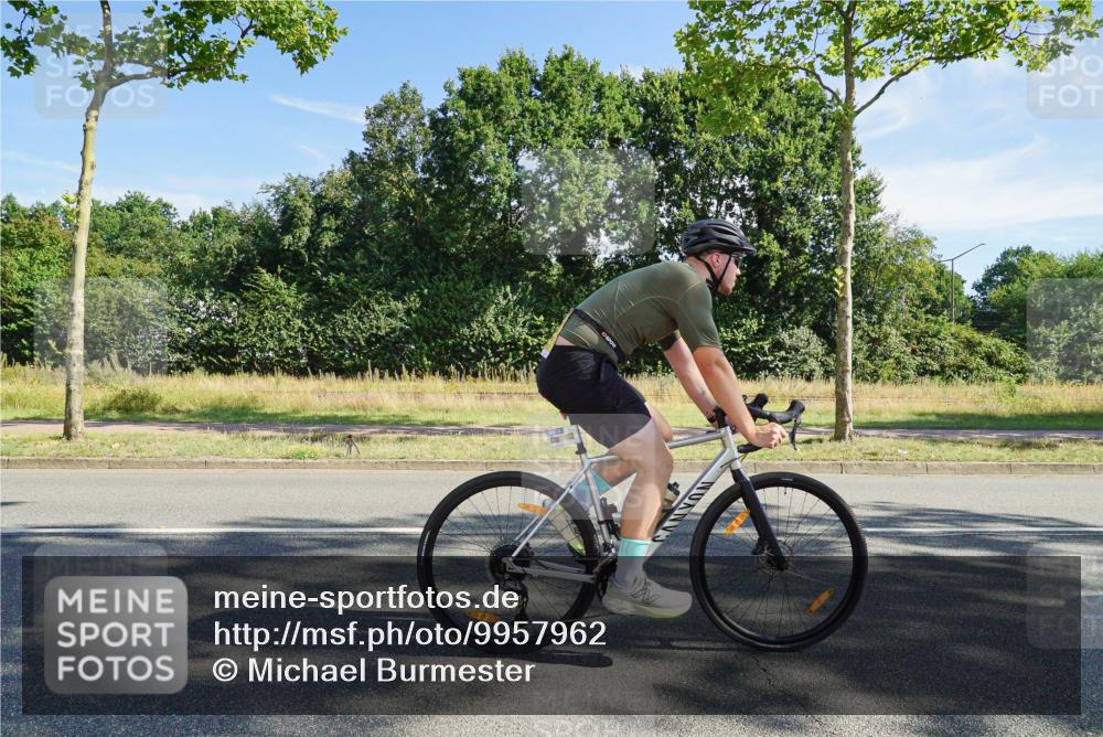 09.08.2026 - GEWOBA Citytriathlon Bremen Michael Burmester http://msf.ph/oto/9957962 09.08.2026 10:32:54 Radfahren 7, 173, 303, 305, 330, 353, 370, 374, 419, 452, 493, 503, 508, 526 meine-sportfotos.de