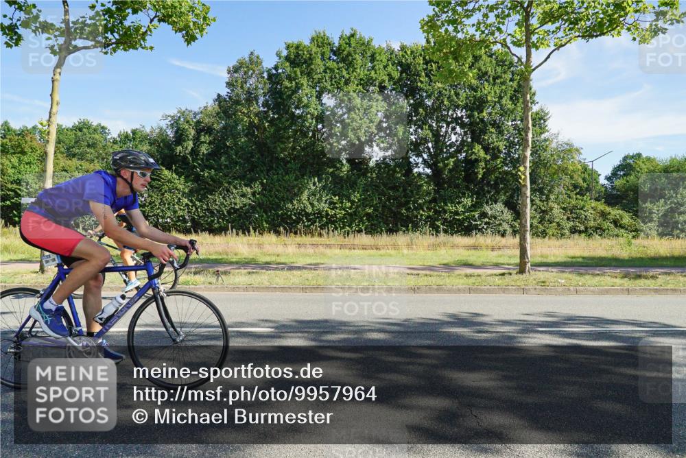 09.08.2026 - GEWOBA Citytriathlon Bremen Michael Burmester http://msf.ph/oto/9957964 09.08.2026 10:32:56 Radfahren 1, 7, 173, 303, 305, 330, 353, 370, 419, 452, 457, 486, 493, 503, 508, 526 meine-sportfotos.de